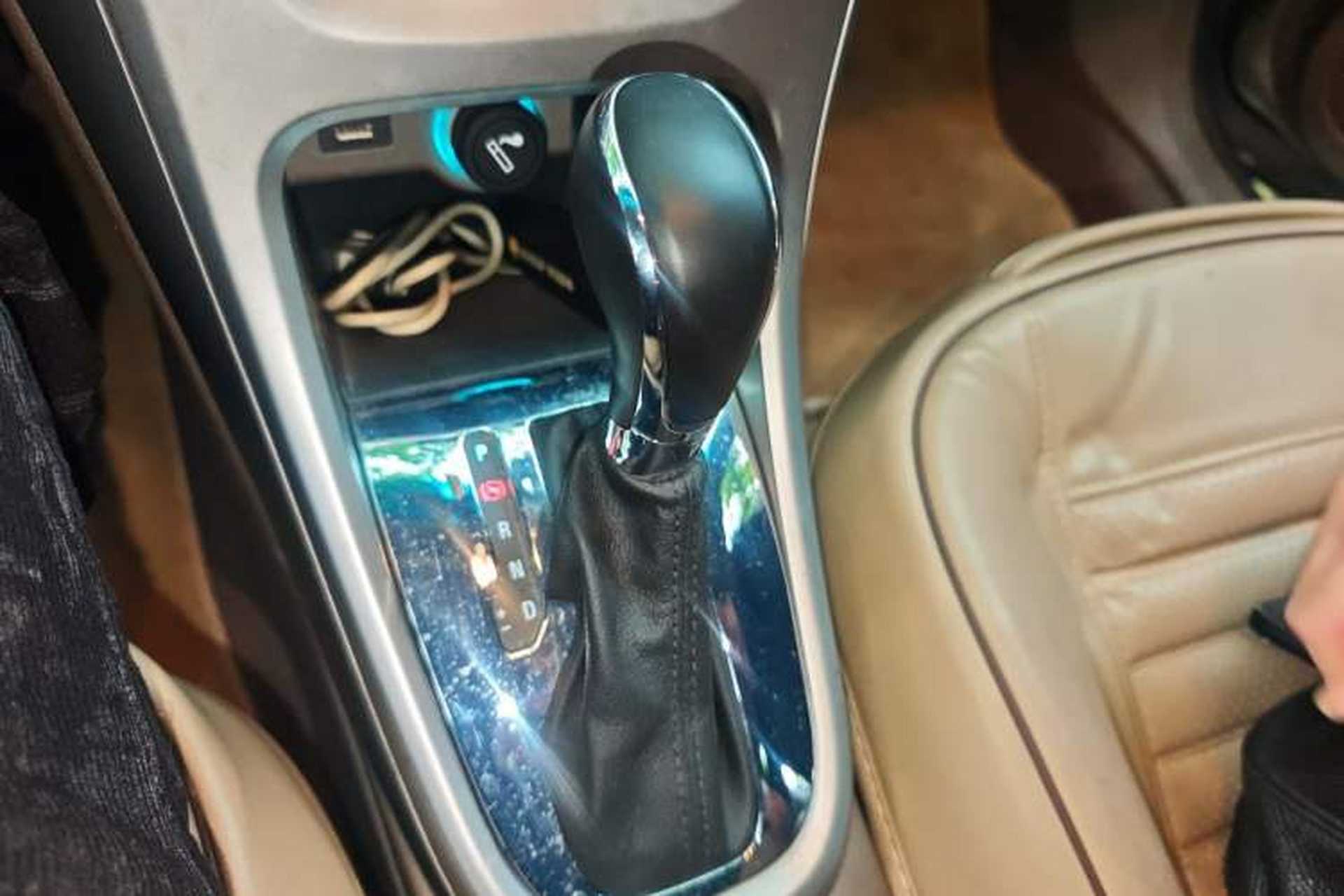 Used Buick GT 2013 GT 1.6L Automatic Comfort Edition Gear Lever