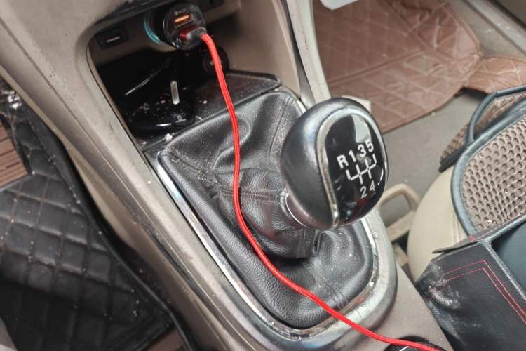 Used Buick GT 2013 GT 1.6L Manual Entry-Level Model Gear Lever