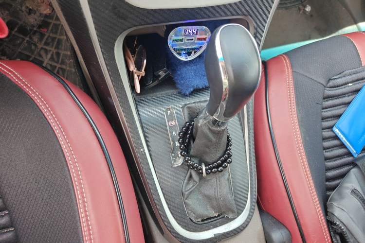 Used Buick GT 2013 GT 1.6L Automatic Fashion Edition Gear Lever