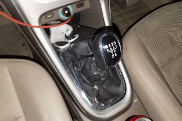 Used Buick GT 2013 GT 1.6L Manual Comfort Edition Gear Lever