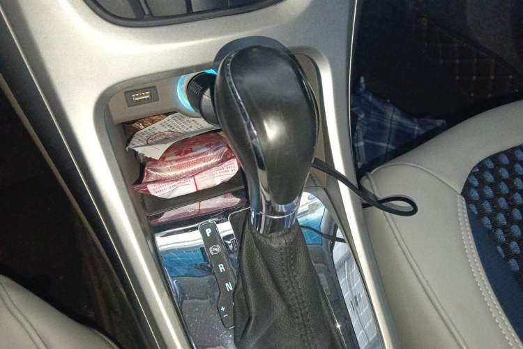 Used Buick GT 2013 GT 1.6L Automatic Fashion Edition Gear Lever
