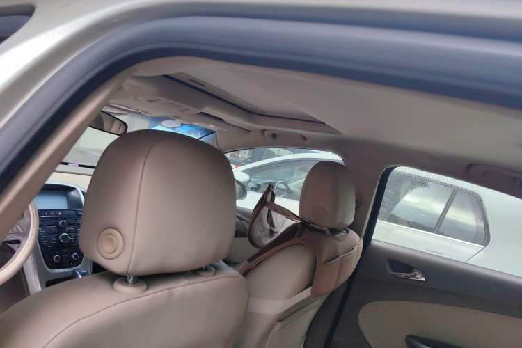 Used Buick GT 2013 GT 1.6L Automatic Fashion Edition Headliner