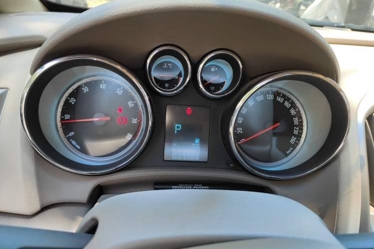 Used Buick GT 2013 GT 1.6L Automatic Fashion Edition Instrument Cluster