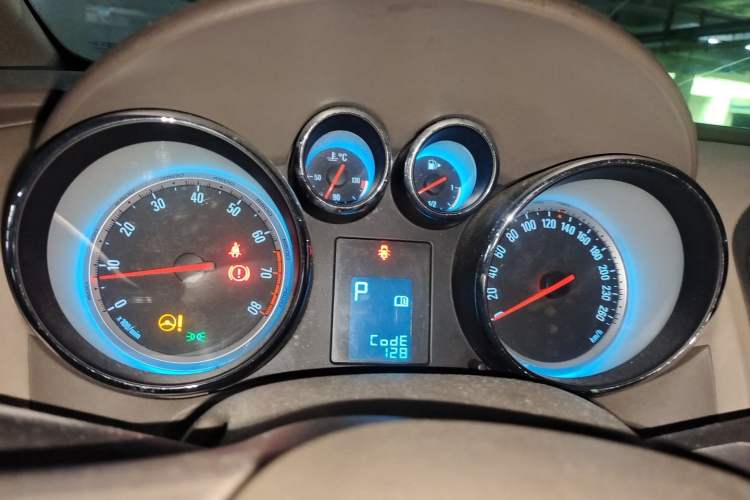 Used Buick GT 2013 GT 1.6L Automatic Fashion Edition Instrument Cluster