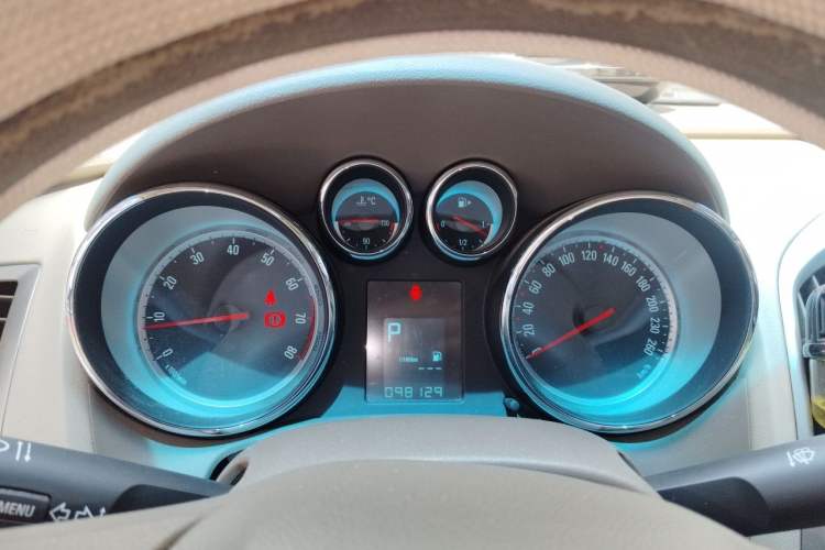 Used Buick GT 2013 GT 1.6L Automatic Fashion Edition Instrument Cluster