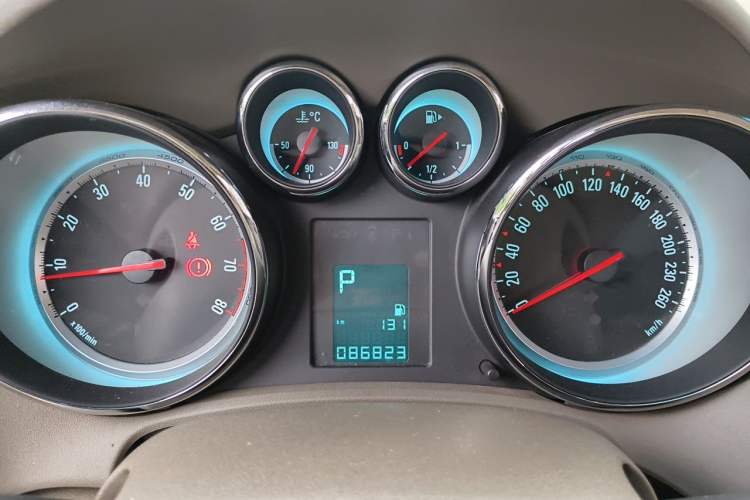 Used Buick GT 2013 GT 1.6L Automatic Fashion Edition Instrument Cluster
