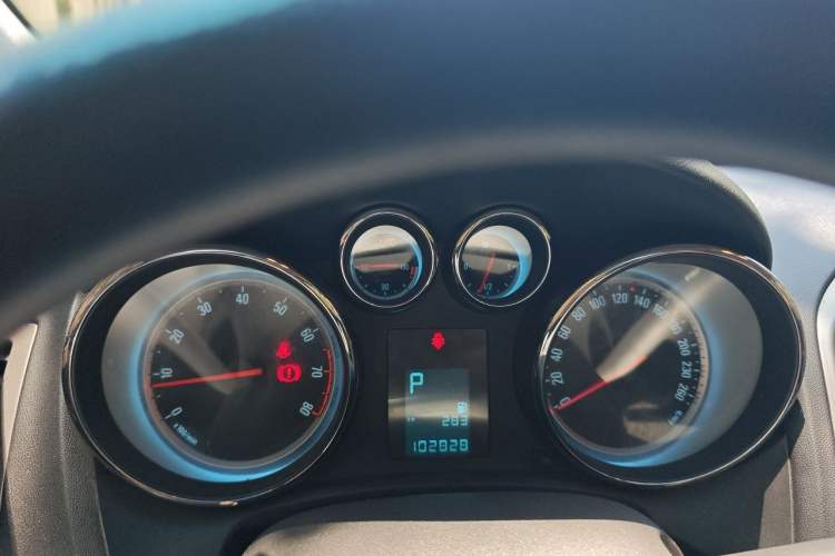Used Buick GT 2013 GT 1.8L Automatic Fashion Edition Instrument Cluster