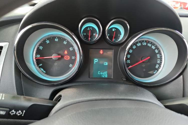 Used Buick GT 2013 GT 1.8L Automatic Fashion Edition Instrument Cluster