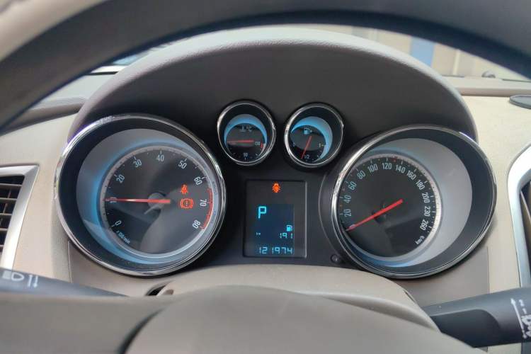 Used Buick GT 2013 GT 1.6L Automatic Fashion Edition Instrument Cluster