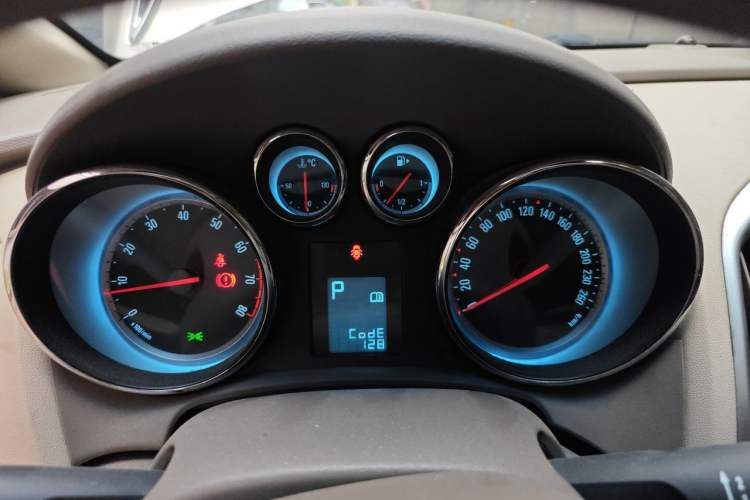 Used Buick GT 2013 GT 1.6L Automatic Fashion Edition Instrument Cluster