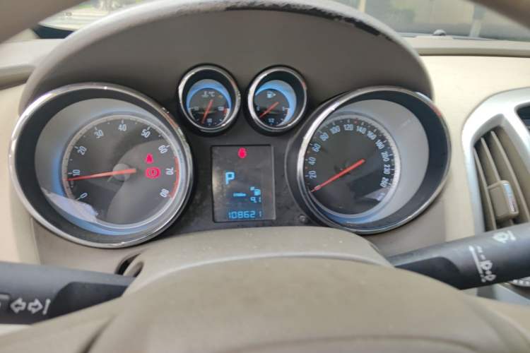 Used Buick GT 2013 GT 1.6L Automatic Fashion Edition Instrument Cluster