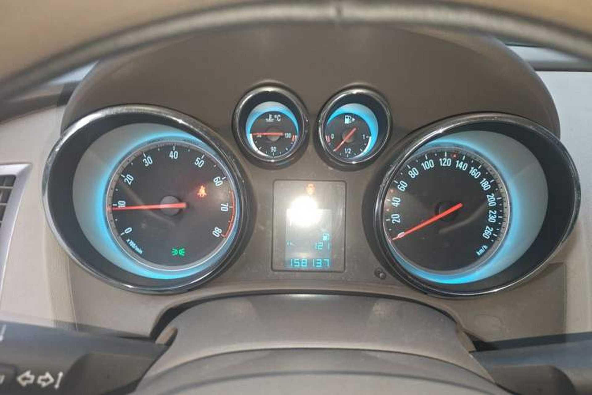 Used Buick GT 2013 GT 1.6L Automatic Fashion Edition Instrument Cluster