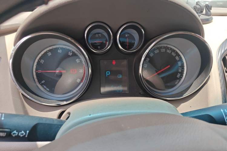 Used Buick GT 2013 GT 1.6L Automatic Fashion Edition Instrument Cluster