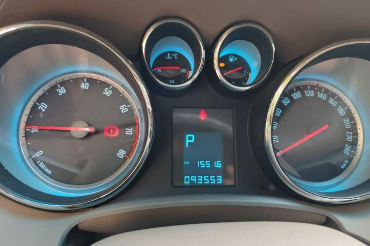 Used Buick GT 2013 GT 1.6L Automatic Fashion Edition Instrument Cluster