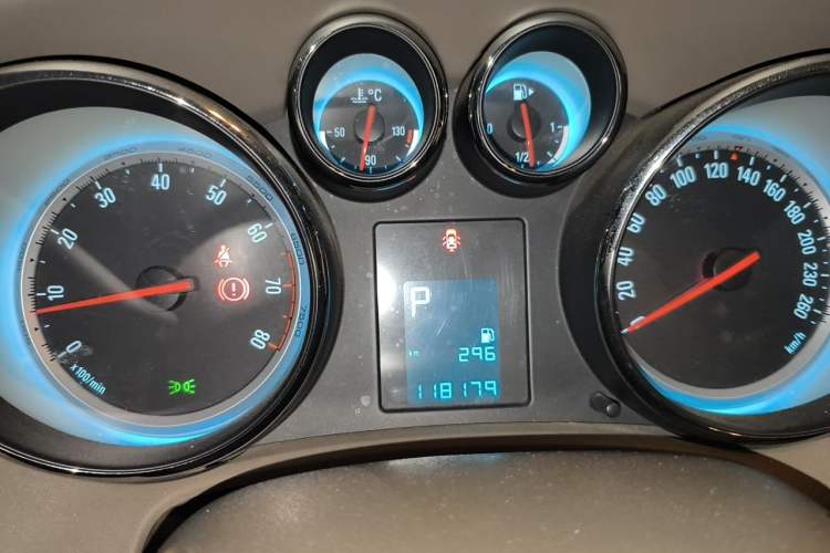 Used Buick GT 2013 GT 1.6L Automatic Fashion Edition Instrument Cluster