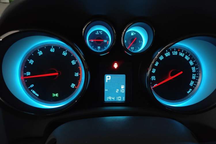 Used Buick GT 2013 GT 1.6L Automatic Fashion Edition Instrument Cluster
