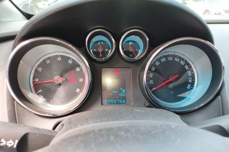 Used Buick GT 2013 GT 1.8L Automatic Fashion Edition Instrument Cluster