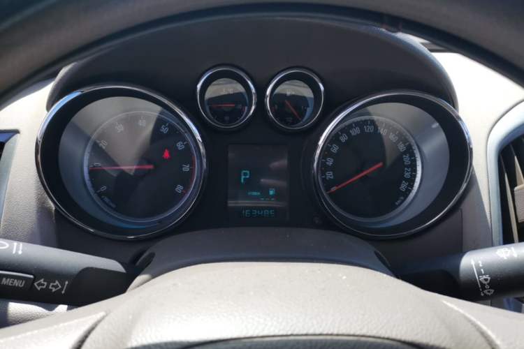Used Buick GT 2013 GT 1.6L Automatic Fashion Edition Instrument Cluster