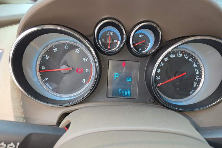 Used Buick GT 2013 GT 1.6L Automatic Fashion Edition Instrument Cluster