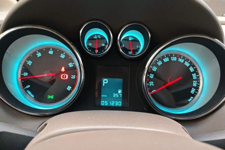 Used Buick GT 2013 GT 1.6L Automatic Fashion Edition Instrument Cluster