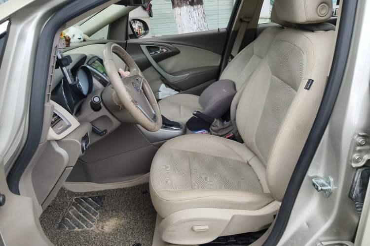 Used Buick GT 2013 GT 1.6L Automatic Fashion Edition Left Front Seat
