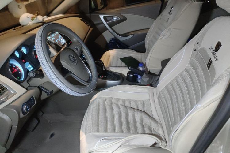 Used Buick GT 2013 GT 1.6L Automatic Fashion Edition Left Front Seat