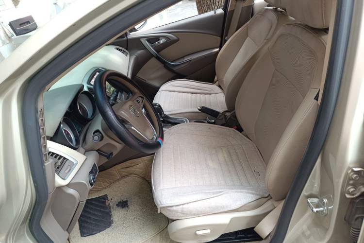 Used Buick GT 2013 GT 1.6L Automatic Fashion Edition Left Front Seat