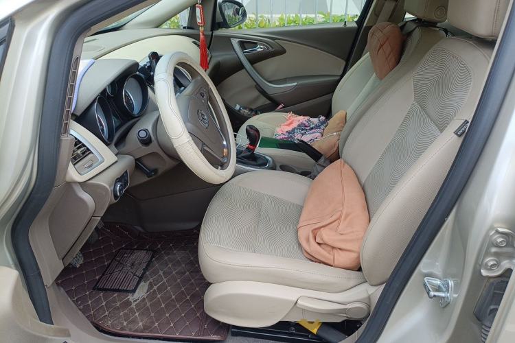 Used Buick GT 2013 GT 1.6L Manual Entry-Level Model Left Front Seat