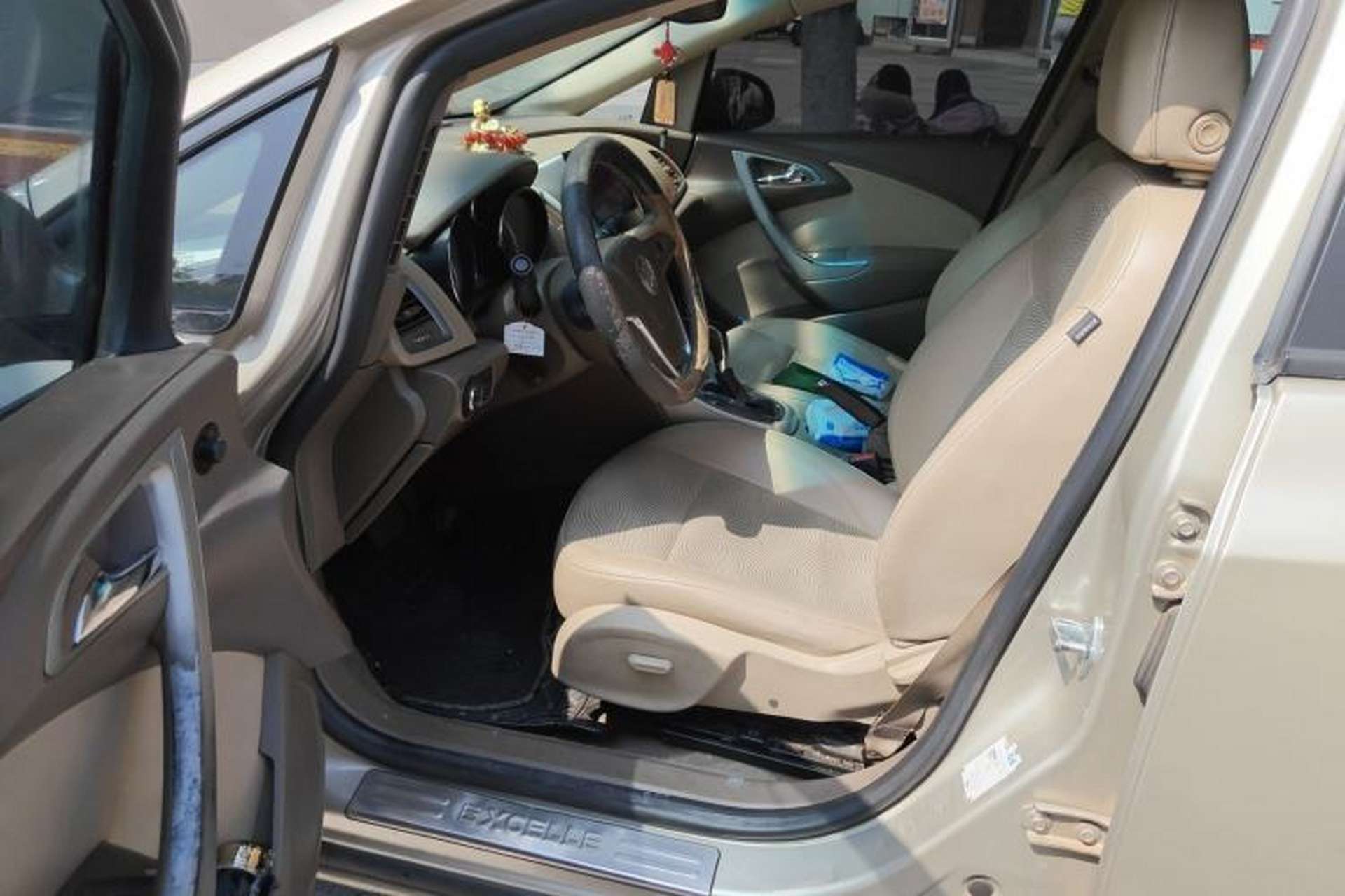 Used Buick GT 2013 GT 1.6L Automatic Fashion Edition Left Front Seat