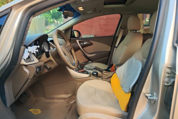 Used Buick GT 2013 GT 1.6L Automatic Fashion Edition Left Front Seat
