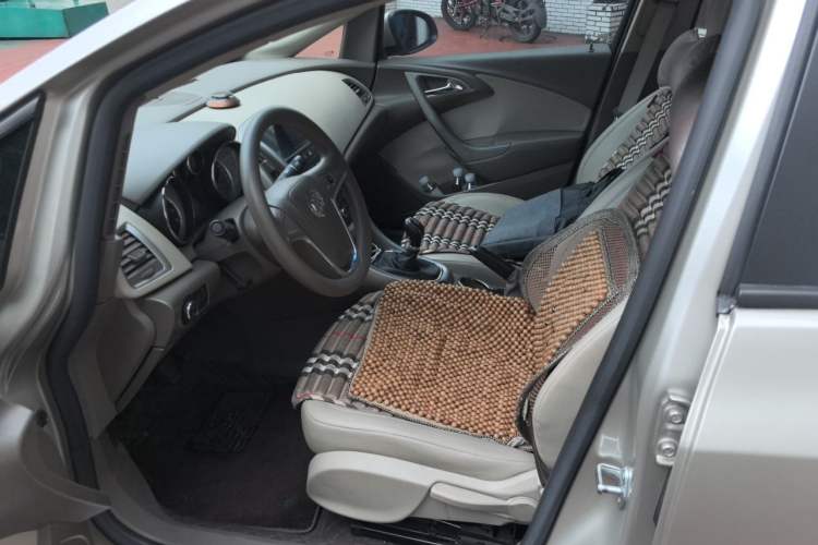 Used Buick GT 2013 GT 1.6L Manual Entry-Level Model Left Front Seat
