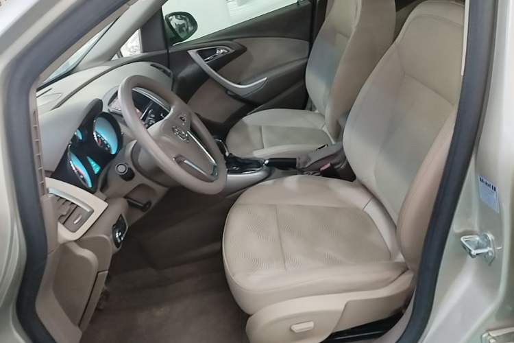 Used Buick GT 2013 GT 1.6L Automatic Fashion Edition Left Front Seat