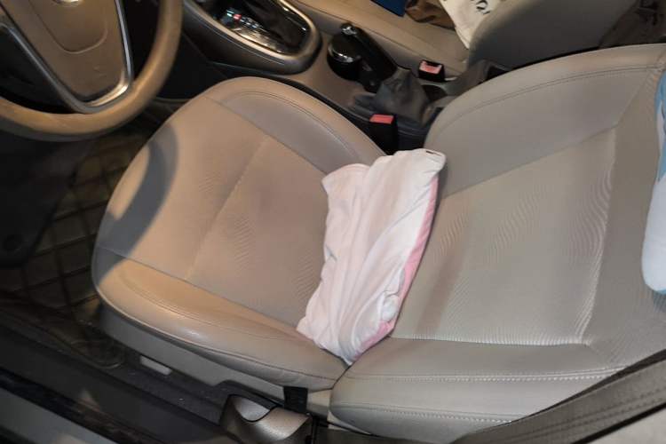 Used Buick GT 2013 GT 1.6L Automatic Fashion Edition Left Front Seat