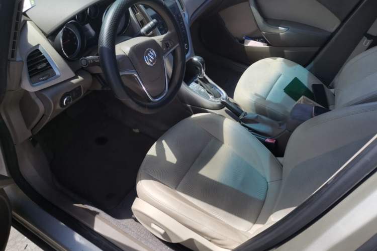Used Buick GT 2013 GT 1.6L Automatic Fashion Edition Left Front Seat