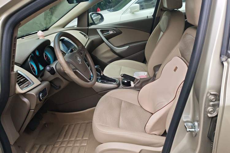Used Buick GT 2013 GT 1.6L Automatic Fashion Edition Left Front Seat