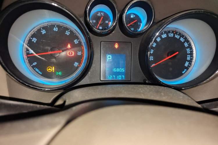 Used Buick GT 2013 GT 1.6L Automatic Fashion Edition Odometer Close Up