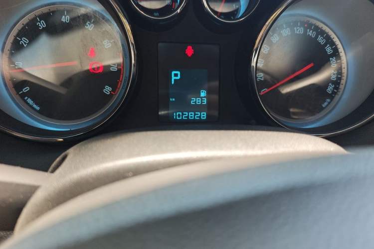 Used Buick GT 2013 GT 1.8L Automatic Fashion Edition Odometer Close Up