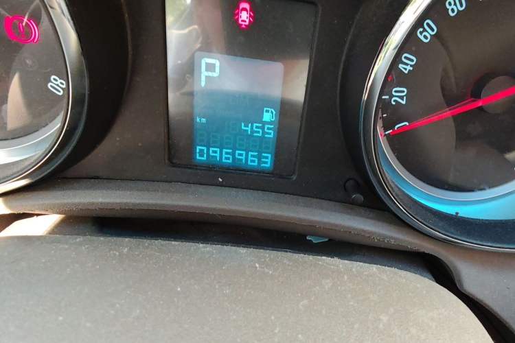 Used Buick GT 2013 GT 1.6L Automatic Fashion Edition Odometer Close Up