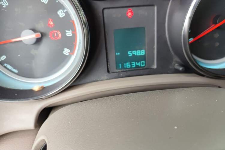 Used Buick GT 2013 GT 1.6L Manual Entry-Level Model Odometer Close Up