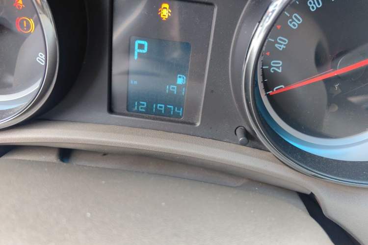 Used Buick GT 2013 GT 1.6L Automatic Fashion Edition Odometer Close Up