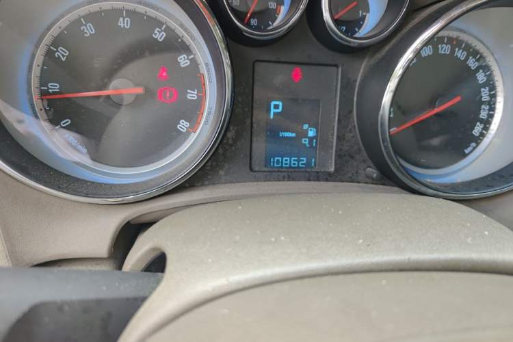 Used Buick GT 2013 GT 1.6L Automatic Fashion Edition Odometer Close Up