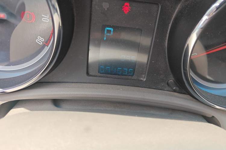 Used Buick GT 2013 GT 1.6L Automatic Fashion Edition Odometer Close Up