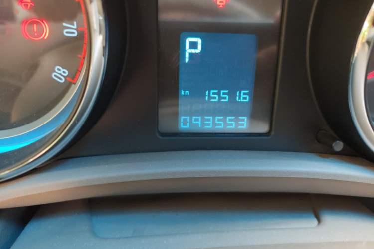 Used Buick GT 2013 GT 1.6L Automatic Fashion Edition Odometer Close Up