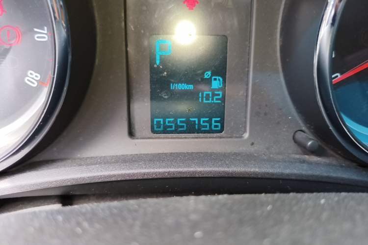 Used Buick GT 2013 GT 1.8L Automatic Fashion Edition Odometer Close Up