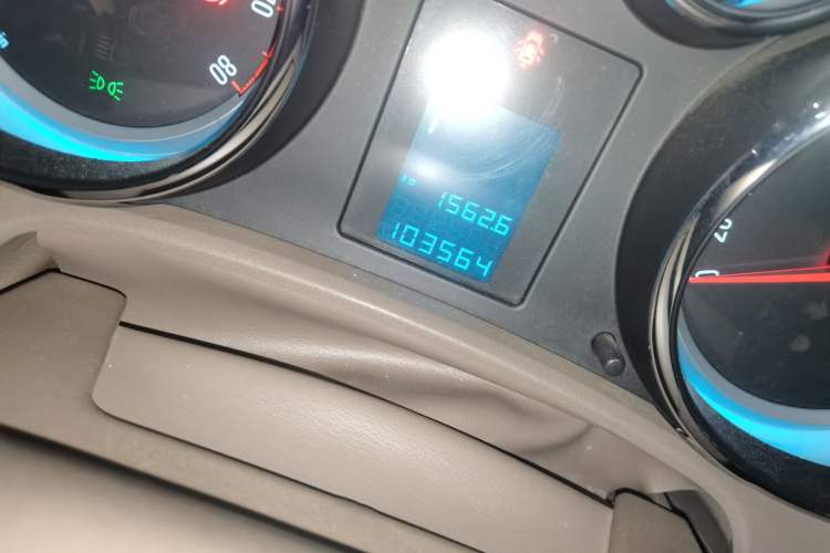 Used Buick GT 2013 GT 1.6L Automatic Comfort Edition Odometer Close Up