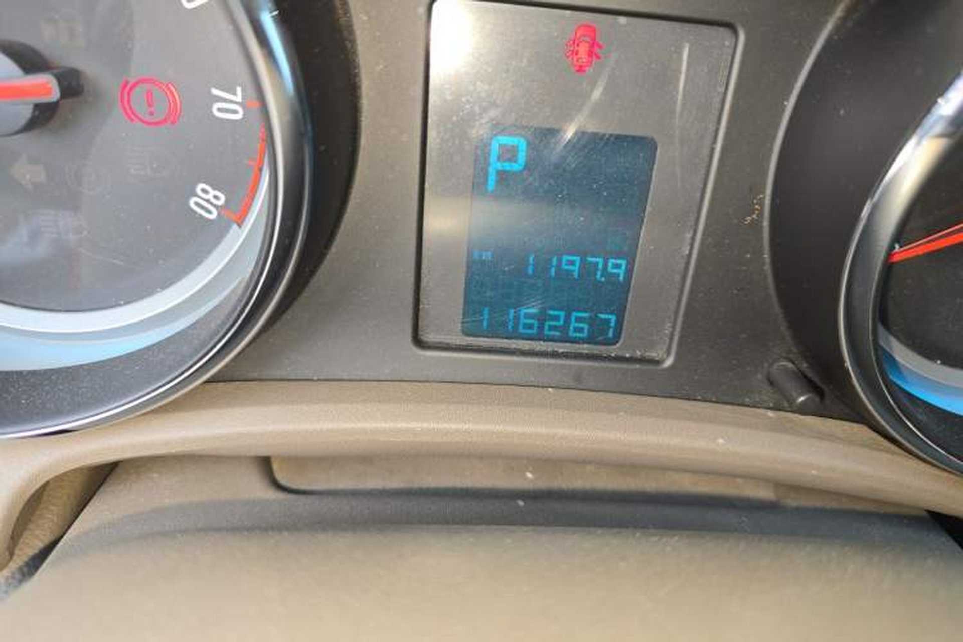 Used Buick GT 2013 GT 1.6L Automatic Fashion Edition Odometer Close Up