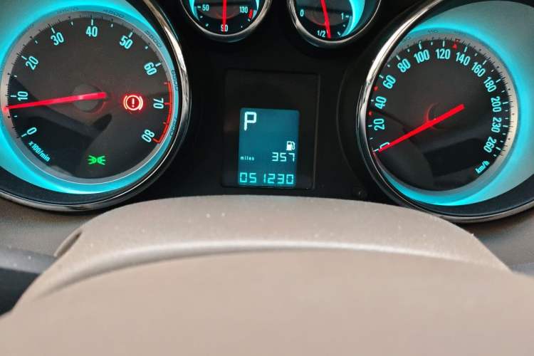 Used Buick GT 2013 GT 1.6L Automatic Fashion Edition Odometer Close Up