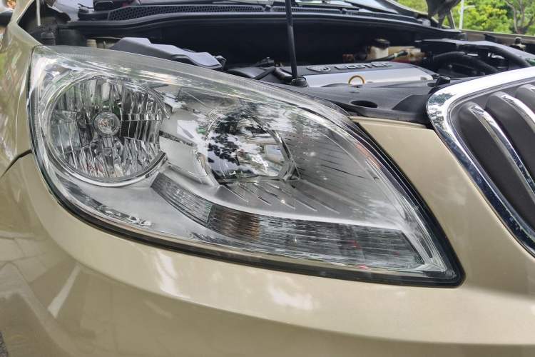 Used Buick GT 2013 GT 1.6L Automatic Fashion Edition Right Front Headlight