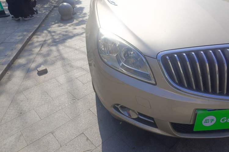 Used Buick GT 2013 GT 1.6L Automatic Fashion Edition Right Front Headlight