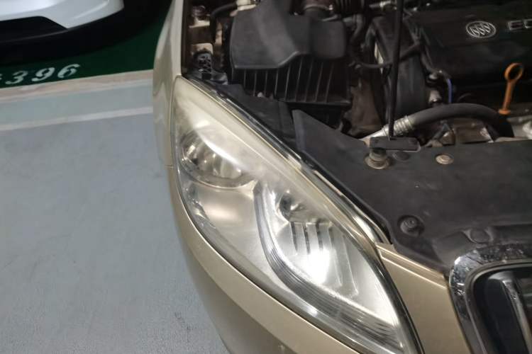 Used Buick GT 2013 GT 1.6L Automatic Comfort Edition Right Front Headlight
